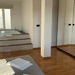 Deluxe Flat Lejlighed *